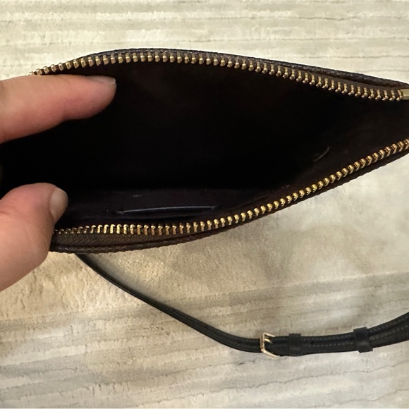 Coach Signature Crossbody Bag - Picture 5 of 5